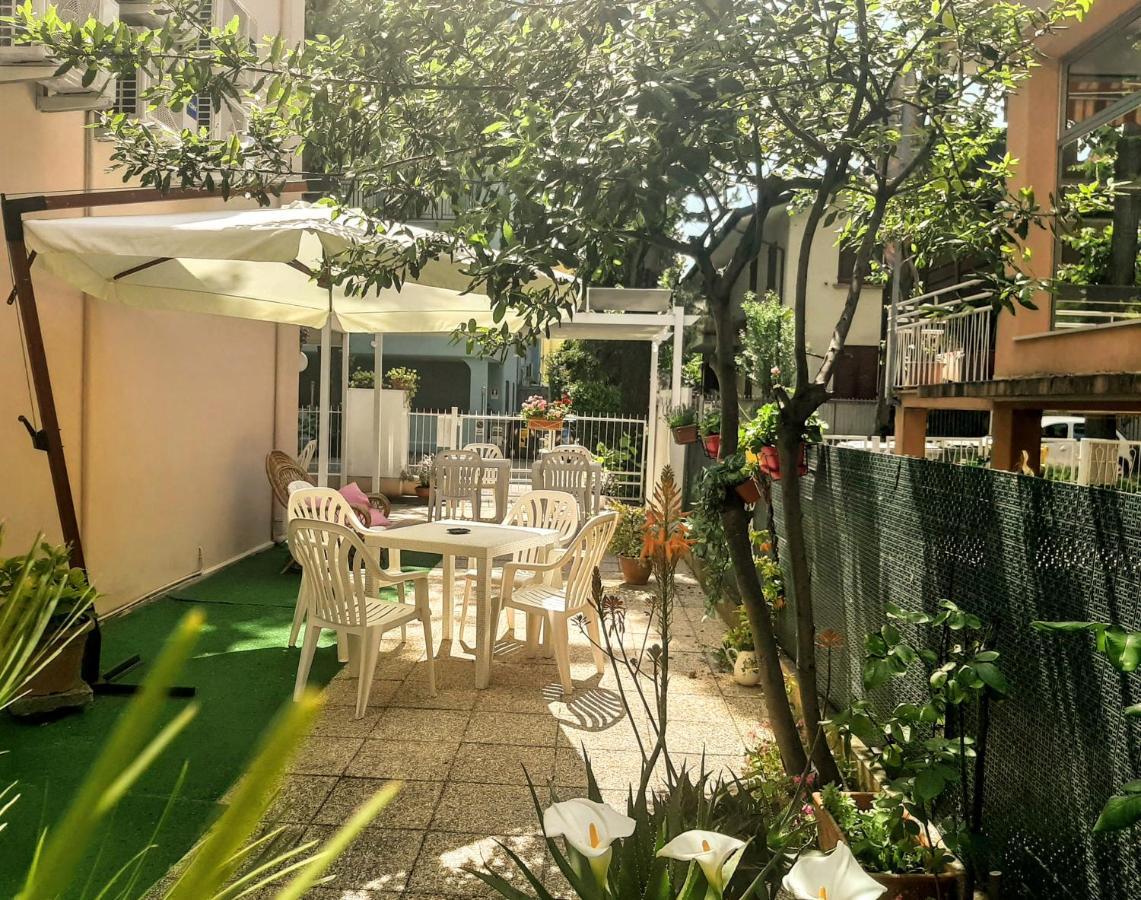 Hotel Amalfi ริมินี ภายนอก รูปภาพ