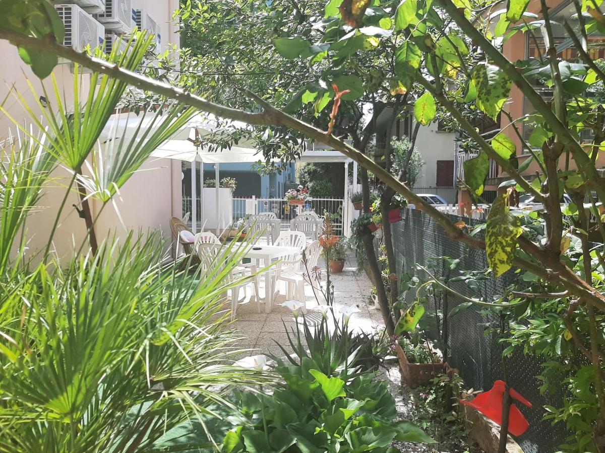 Hotel Amalfi ริมินี ภายนอก รูปภาพ
